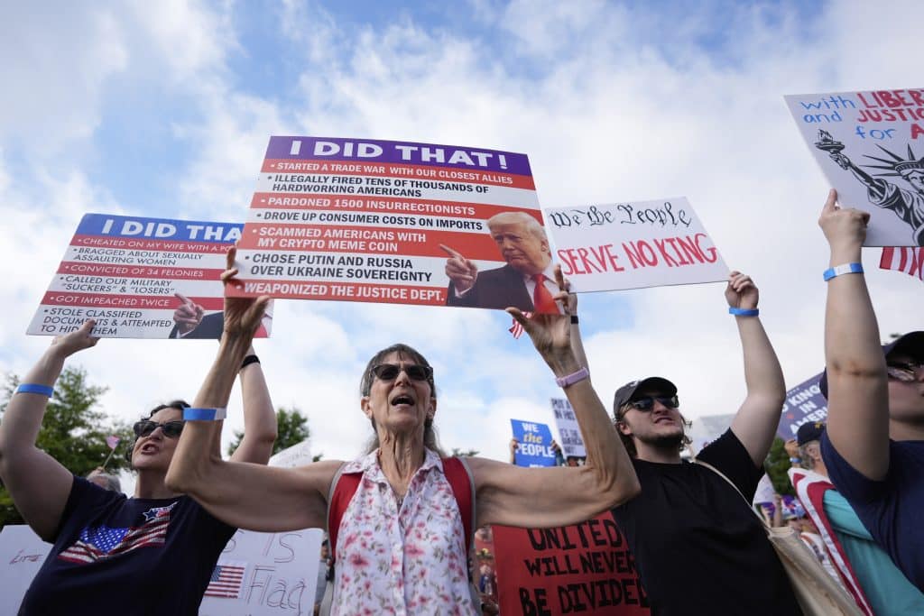 AP No Kings 3 - Bucks County Beacon - Photos of Anti-Trump 'No Kings' Demonstrations Across the US